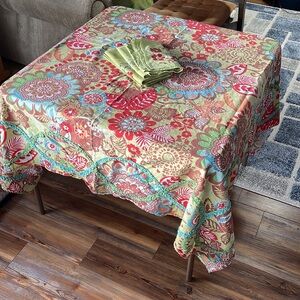 Urban Outfitters Tablecloth Napkin Set Linens Kitchen Dining UO Free People